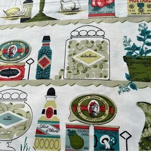 Waverly vintage look “Capers” cotton sateen fabric
Remnant. 2 1/4 yards.